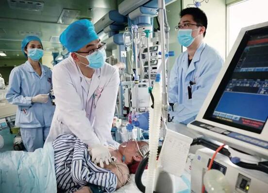 論ICU病房，對(duì)講機(jī)通信撐起救援“生命線”